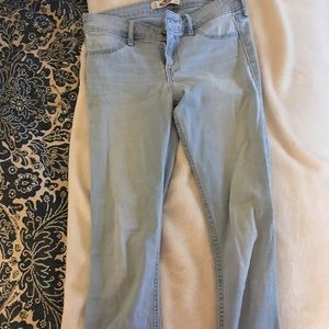 ⭐️Light wash Hollister jeans⭐️